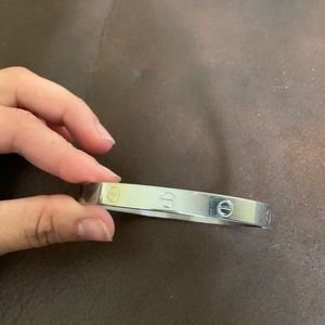 Silver clip bracelet